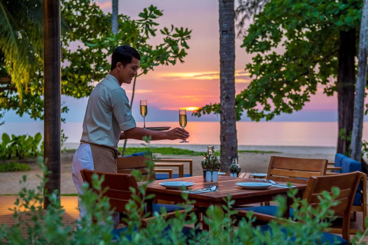 Outrigger Khao Lak Beach Resort - Sha Extra Plus Bagian luar foto Sunset at the Beach Club