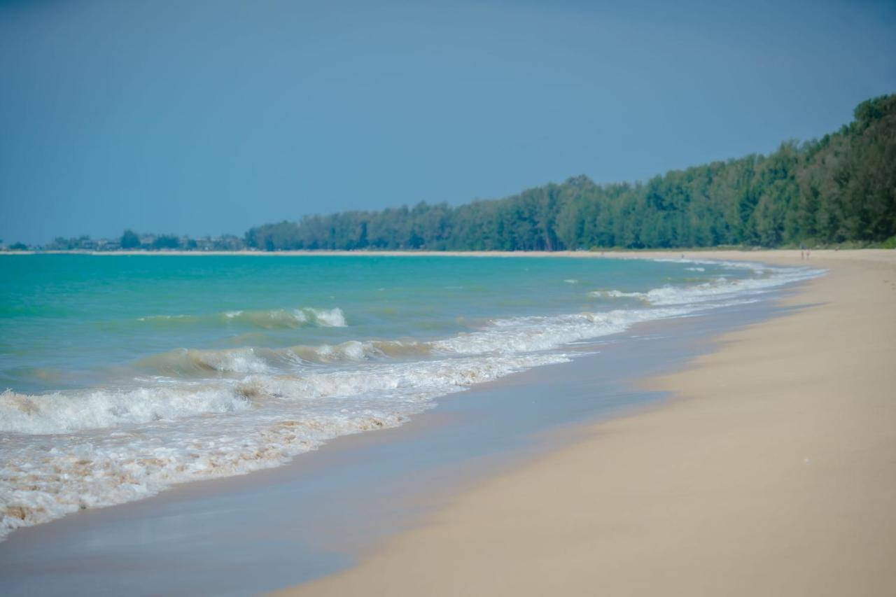 Outrigger Khao Lak Beach Resort - Sha Extra Plus Bagian luar foto Beach at Khao Sam Roi Yot National Park