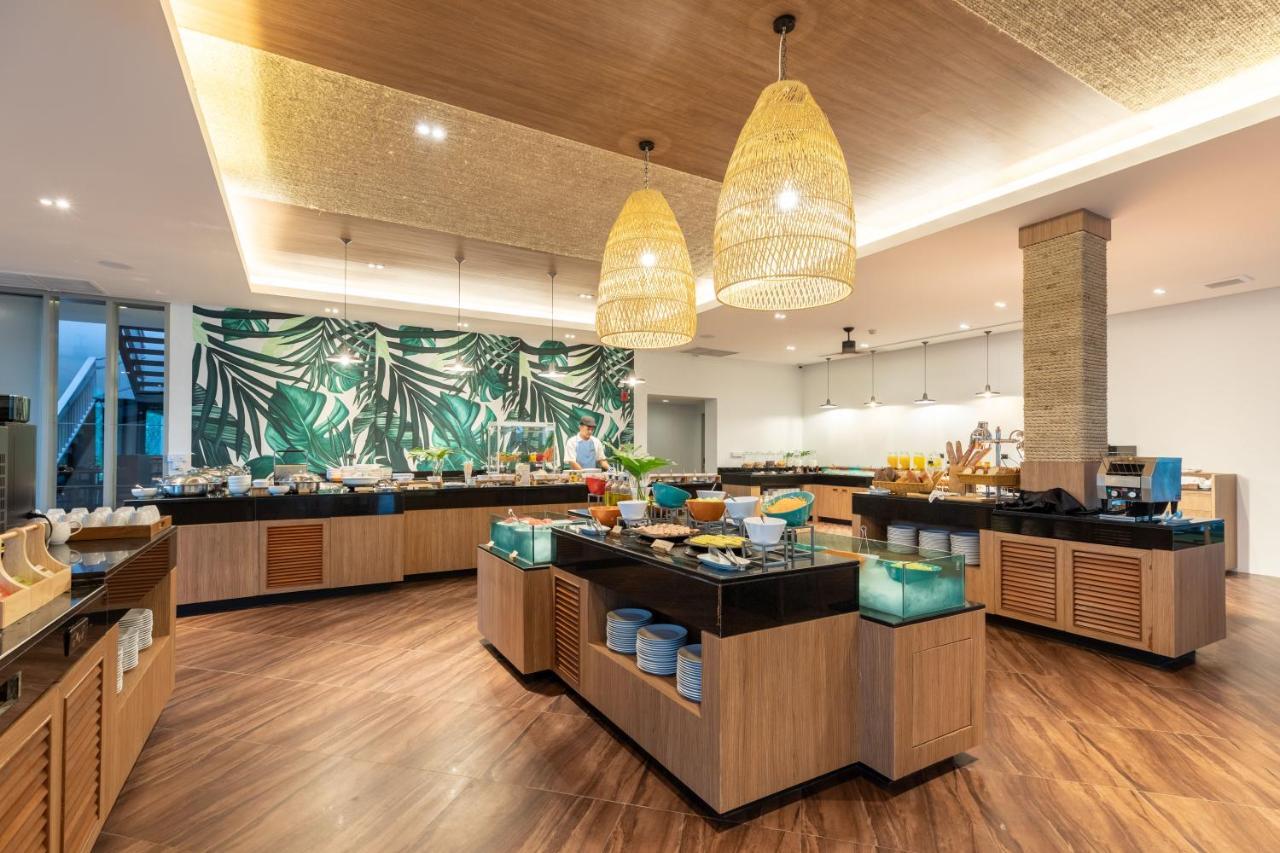 Outrigger Khao Lak Beach Resort - Sha Extra Plus Bagian luar foto The buffet at the hotel