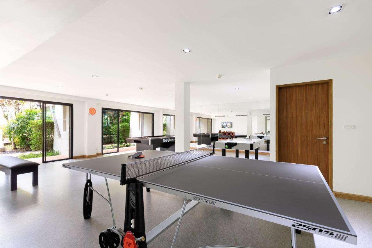 Outrigger Khao Lak Beach Resort - Sha Extra Plus Bagian luar foto A table tennis table