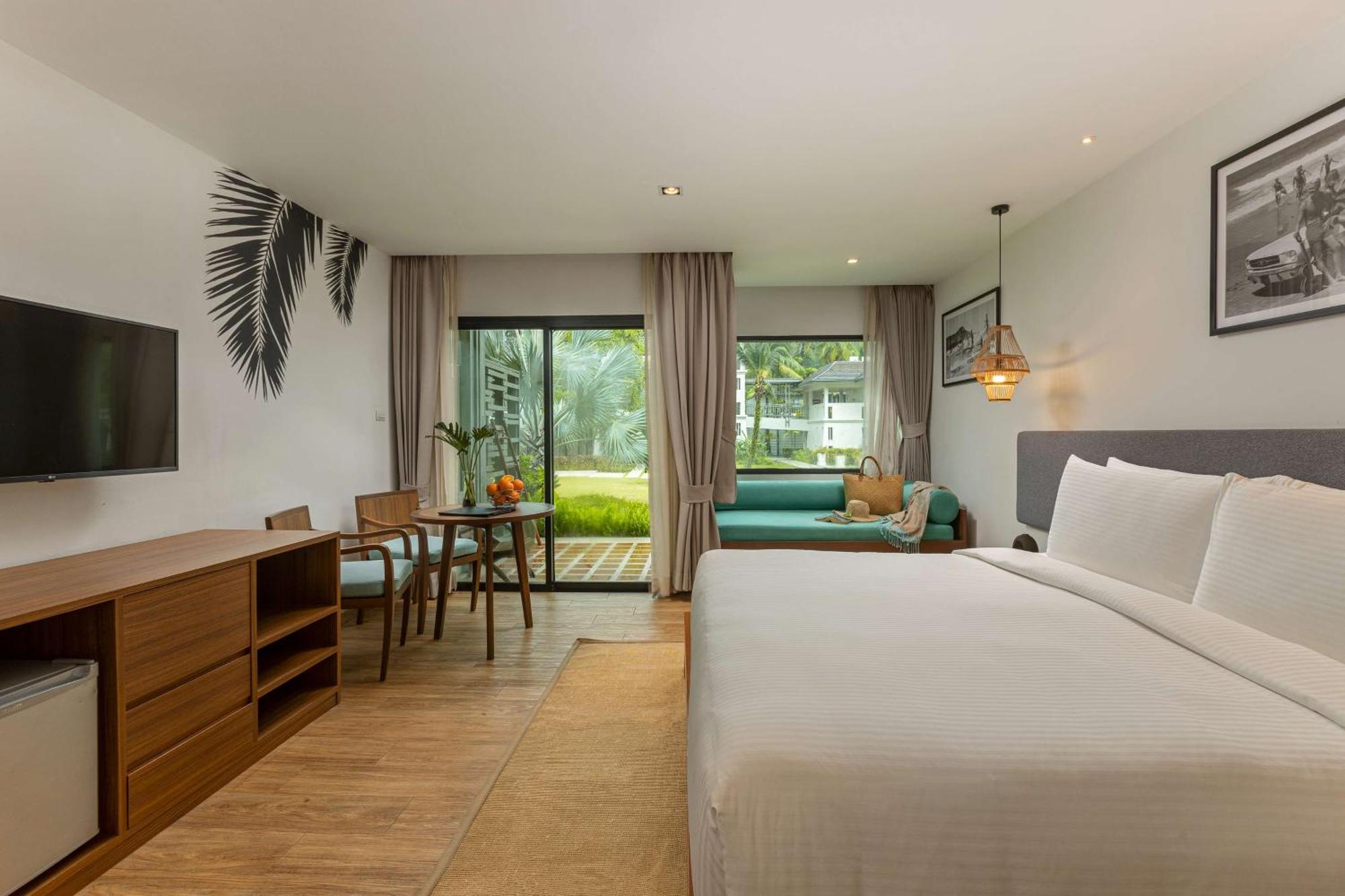 Outrigger Khao Lak Beach Resort - Sha Extra Plus Bagian luar foto Deluxe Room