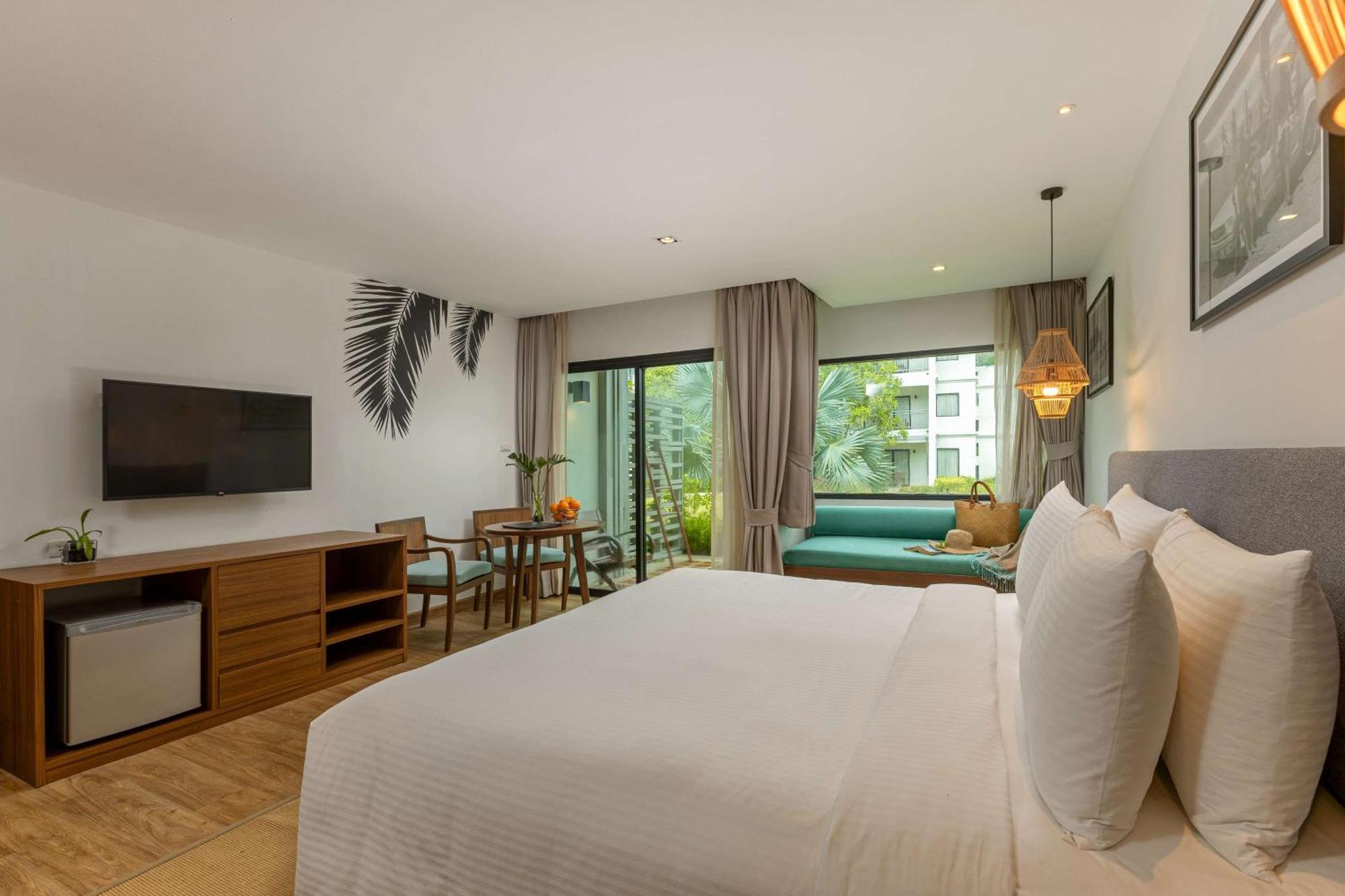 Outrigger Khao Lak Beach Resort - Sha Extra Plus Bagian luar foto Deluxe Room