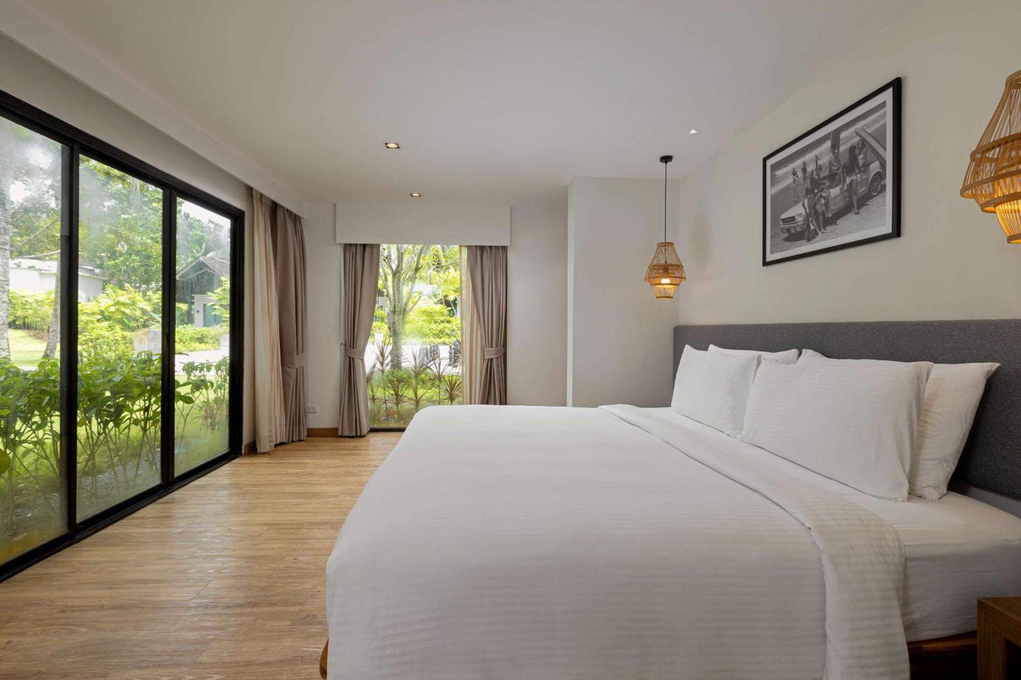 Outrigger Khao Lak Beach Resort - Sha Extra Plus Bagian luar foto Deluxe Room
