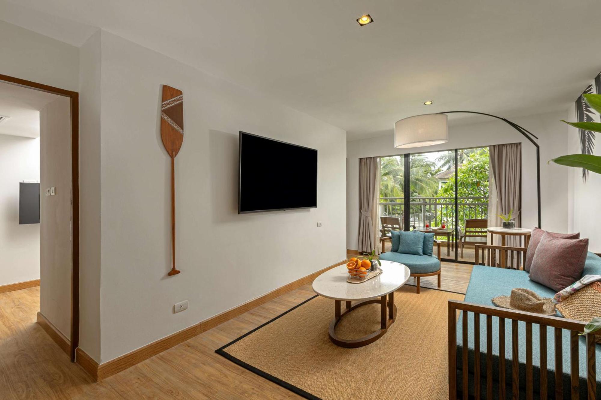 Outrigger Khao Lak Beach Resort - Sha Extra Plus Bagian luar foto Living room
